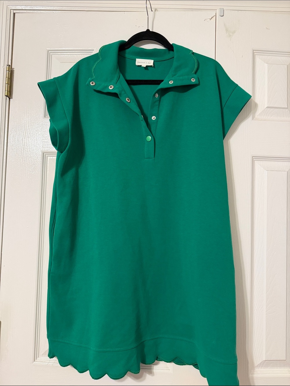 entro Emerald Green Snap-Placket Tunic with Scalloped Hem